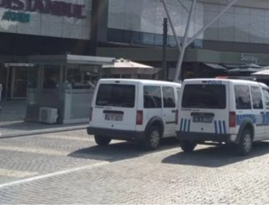 Kωνσταντινούπολη: Συναγερμός για ένοπλο άνδρα που εισέβαλε σε εμπορικό